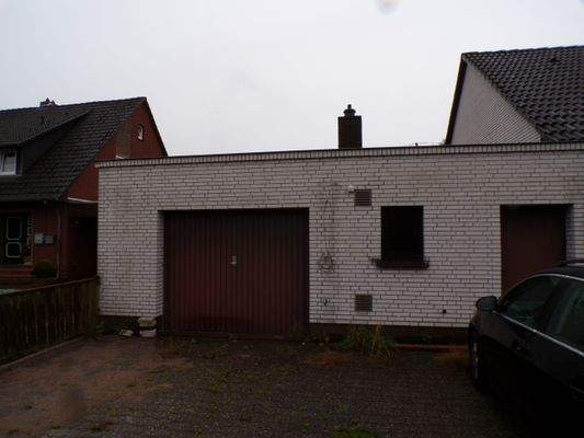 Garagengebäude.JPG