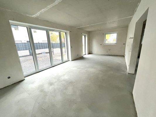 Esszimmer- und offene Küche 10.2025