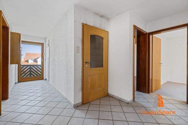 Flurbereich mit direktem Balkonzugang