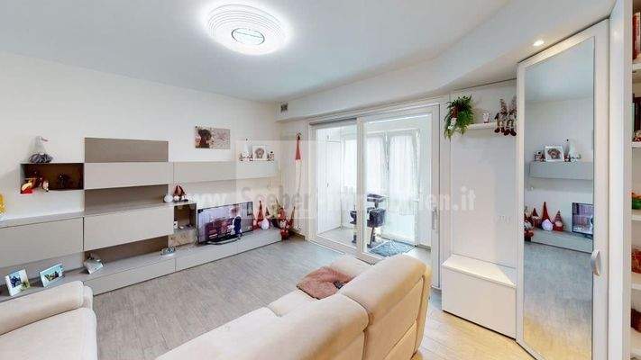 Don-Bosco-Bozen-Bolzano-Vierzimmerwohnung-quadrilocale-hochwertig-Veranda-Badewanne-Dusche-doccia-letzter-Stock-ultimo-piano-Garage