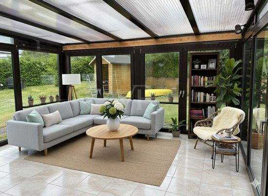 KI-EG-Blick in den Wintergarten