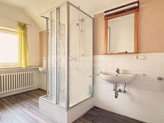 4936 Badezimmer mit Dusche