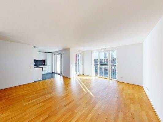 Lichtdruchflutetes Wohnzimmer