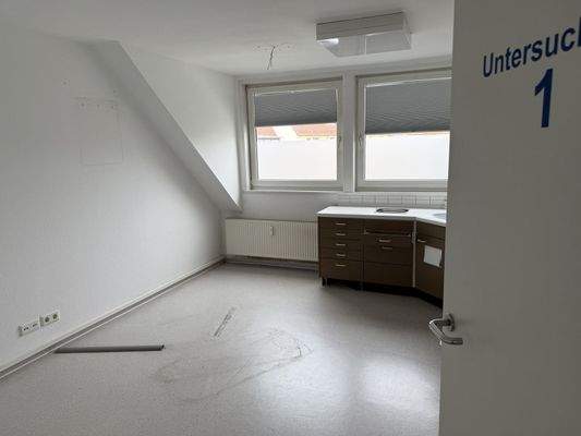 Praxis 3. OG, Behandlung