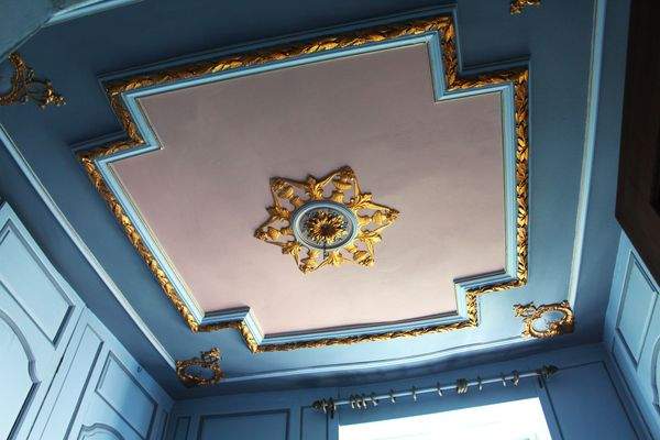 25. Decke blaues Zimmer EG