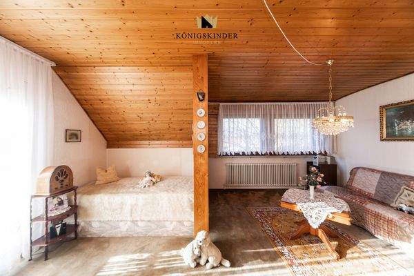 Dachgeschoss mit Loggiazugang