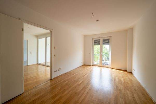 Großes helles Schlafzimmer 