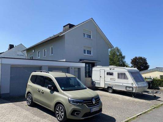 Garagen und Stellplätze