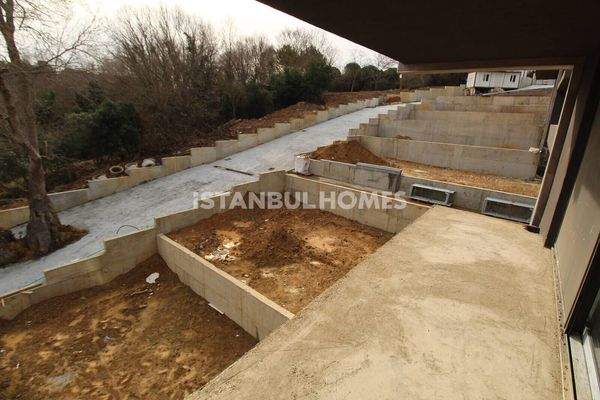 Houses in a Boutique Complex in Istanbul Sarıyer