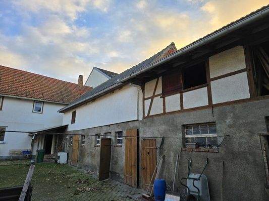 Blick auf das Nebengebäude