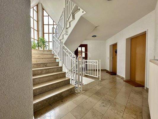 Eindruck des gepflegten Treppenhauses