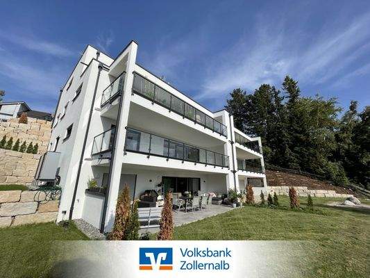 Traunhafte Wohnung mit Balkon