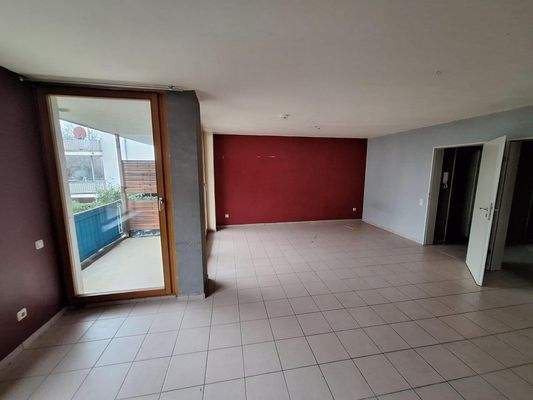 Wohnzimmer zum Essbereich