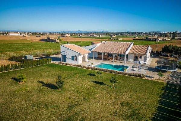 Das Haupthaus ist komplett unterkellert