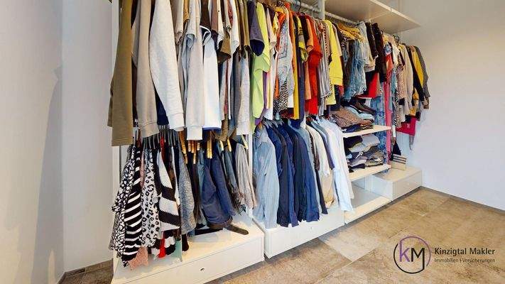 ... begehbarer Kleiderschrank