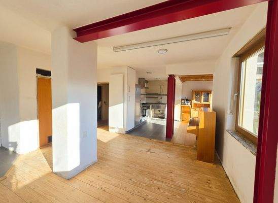 Einladender offener Wohn-Küchen-Essbereich (1)_#142102