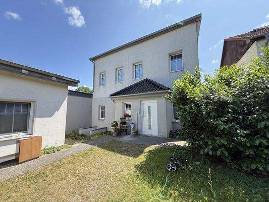 Hausansicht Rückansicht