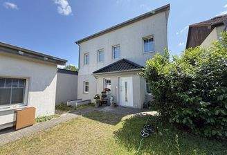 Hausansicht Rückansicht