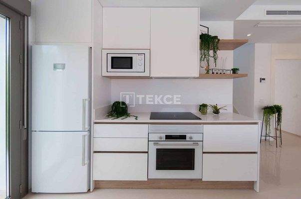 Contemporary Villas with Private Pool in Los Alcázares