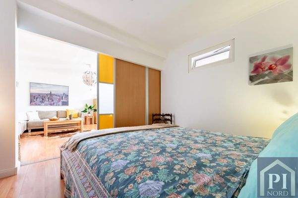 Blick vom Bett ins Wohnzimmer