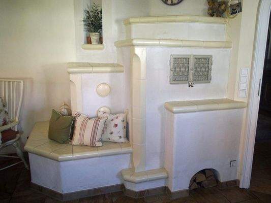 Kachelofen in Küche