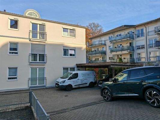 Carport und Zuwegung Hauseingang