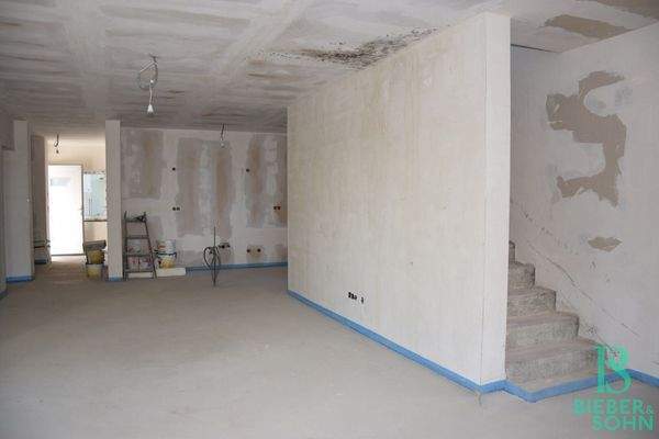 Wohnraum/Blick Flur/Eingang/Stiegaufgang