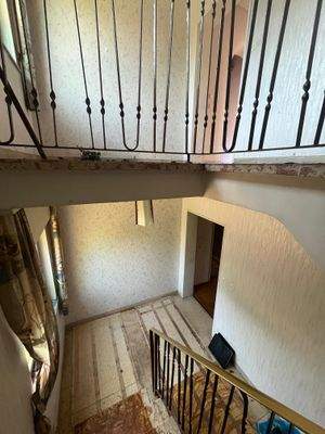 Treppenhaus (2 abgeschl. Wohng).JPG