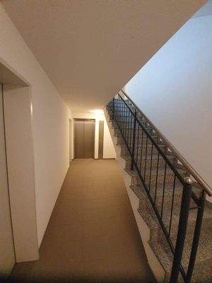 Personenaufzug UG bis DG