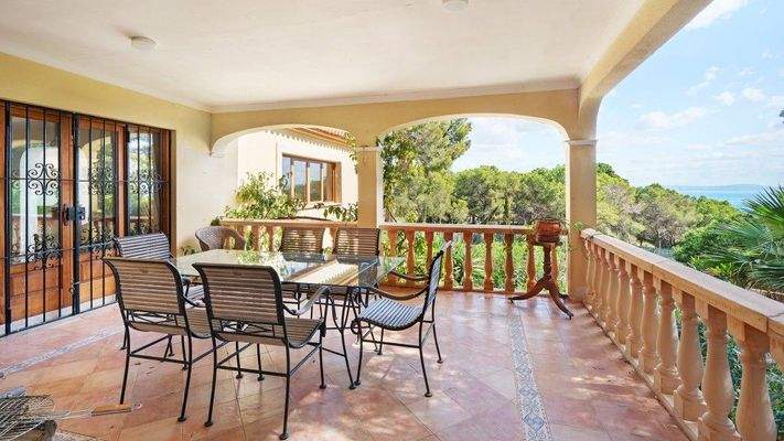 Cala Vinyes Mallorca Villa zum Verkauf Terrasse 93000