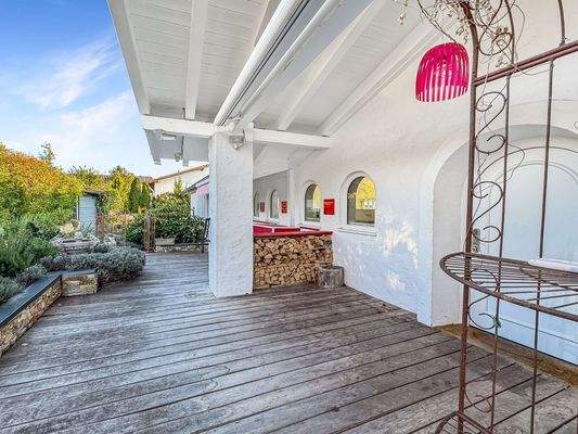 OST-TERRASSE UND EINGANG