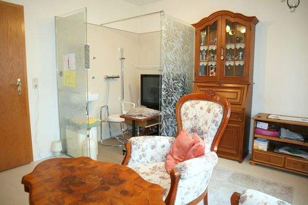 ... integrierter Dusche