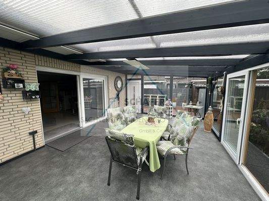 überdachte Terrasse