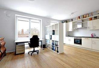 Wohn-: Esszimmer mit offener Küche_2