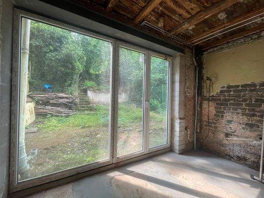 Entkernte EG-Wohnung