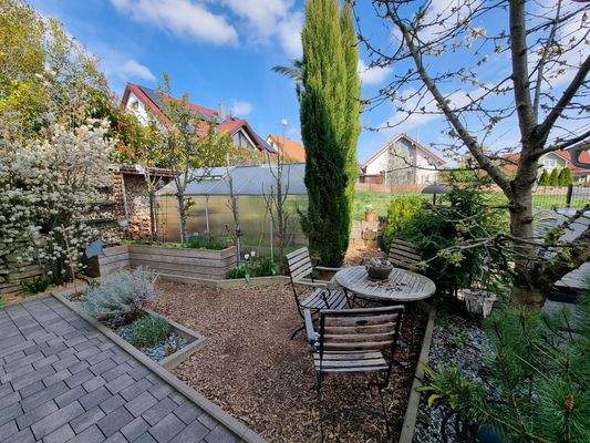 8_Gewächshaus und Sitzecke Osten.jpg