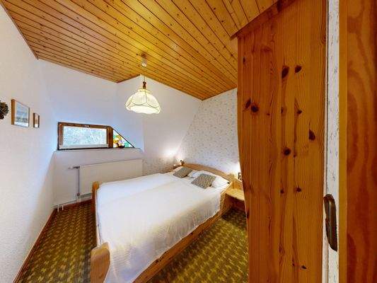 Schlafzimmer der Ferienwohnung im Dachgeschoss
