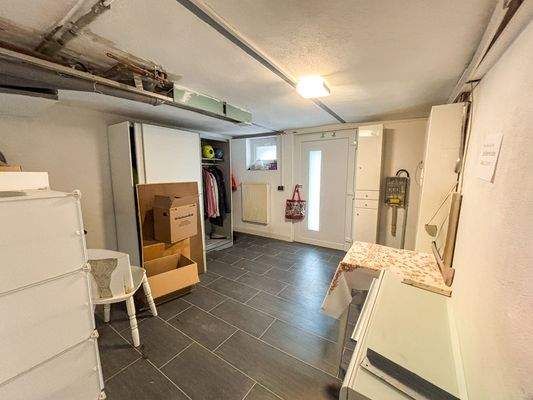 30 Keller:Hauseingang