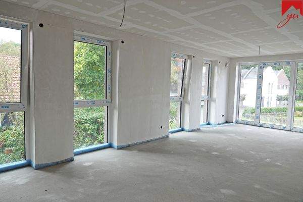 heller Wohn- und Essbereich