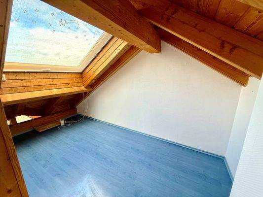 - Büro : Spielzimmer