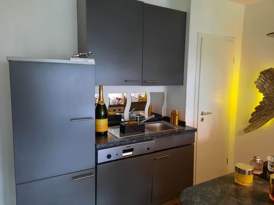 EBK mit Elektrischen Geräten.jpg