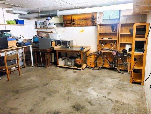 Kellerraum mit Fenster