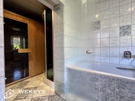 Badezimmer mit Sauna