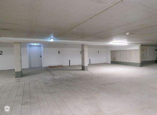 Tiefgaragenstellplatz