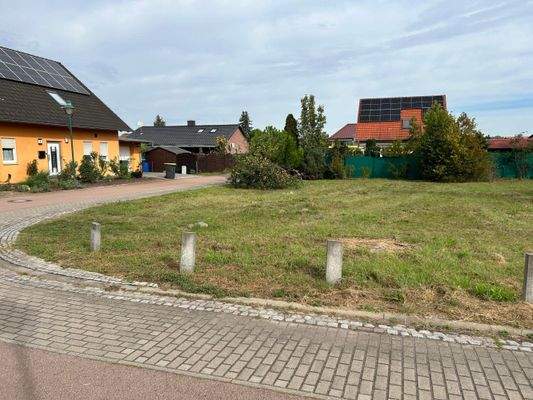 Straßenansicht des Grundstücks - ruhige Anlegerstraße