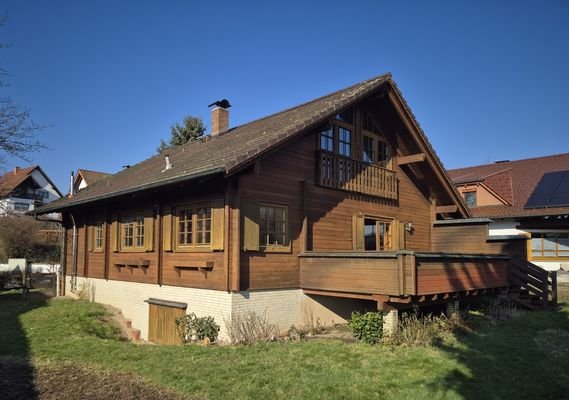 Seiteansicht mit Terrasse