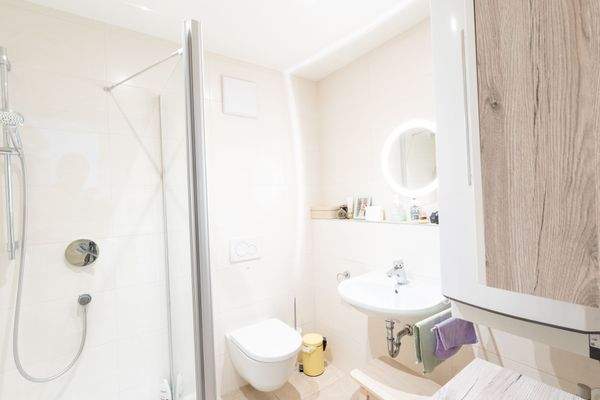 Gäste WC und Dusche.jpg