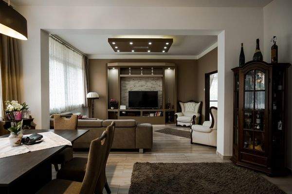 ERDGESCHOSS Eßzimmer + Wohnzimmer