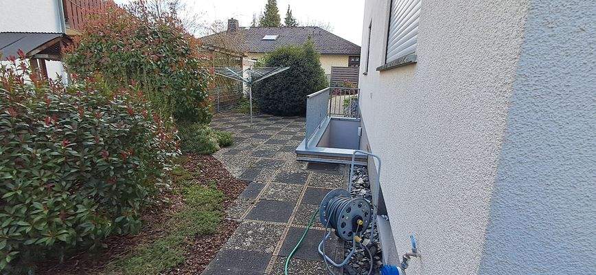 Hinterhof mit Wäschespinne 1-1