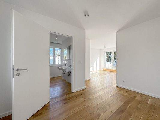 ELTERNSCHLAFZIMMER/ EN-SUITE BAD